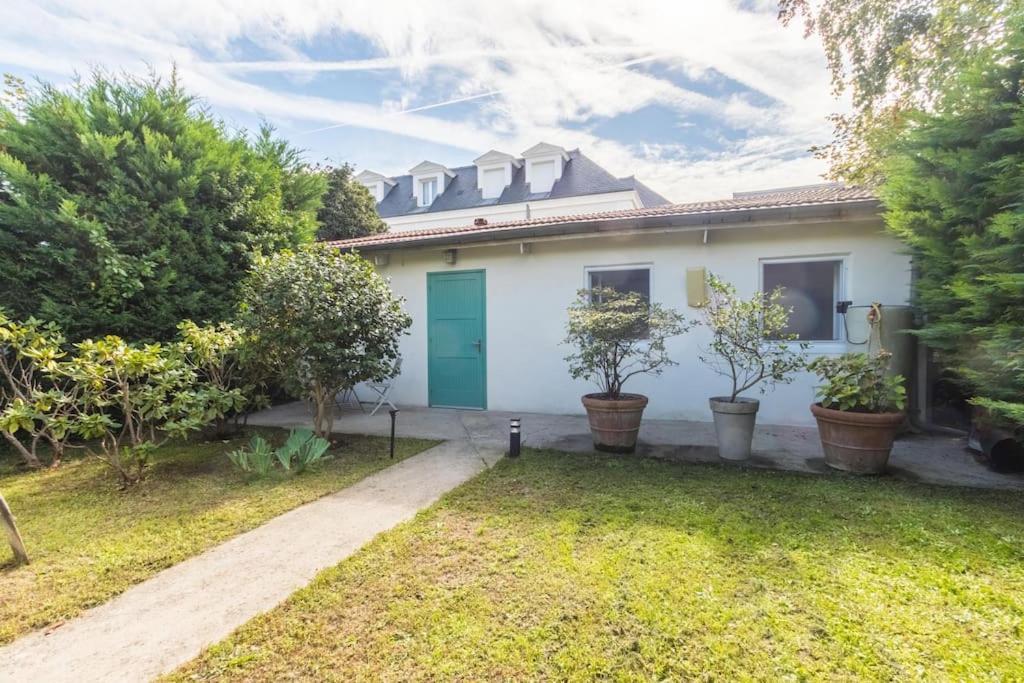 Maisonnette Dans Jardin Partage Colombes  Luaran gambar