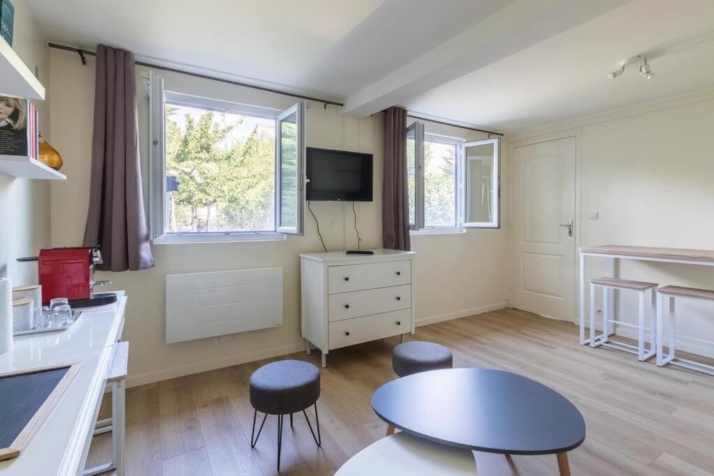 Maisonnette Dans Jardin Partage Colombes  Luaran gambar