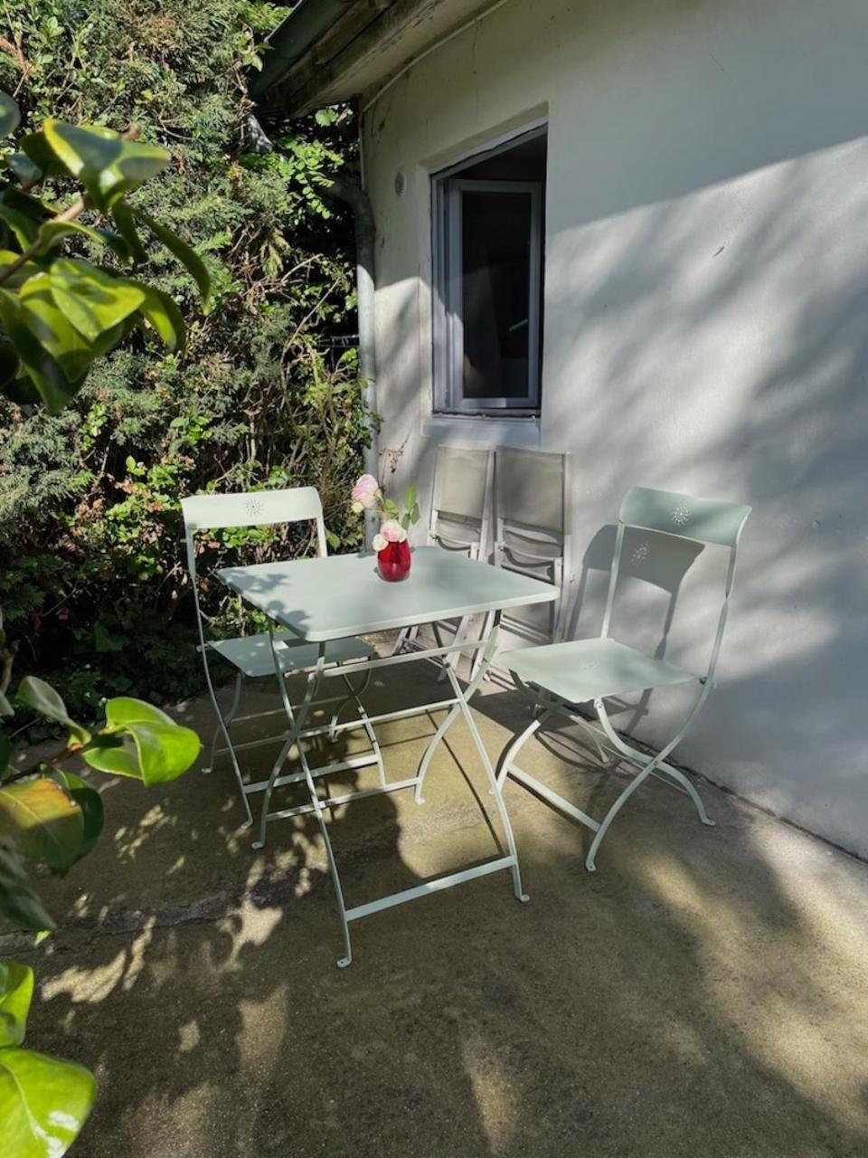 Maisonnette Dans Jardin Partage Colombes  Luaran gambar